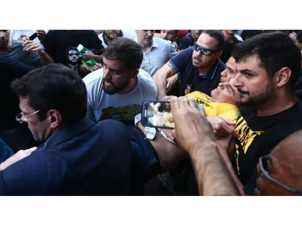URGENTE: Bolsonaro foi agredido por um adversário, em Minas Gerais 