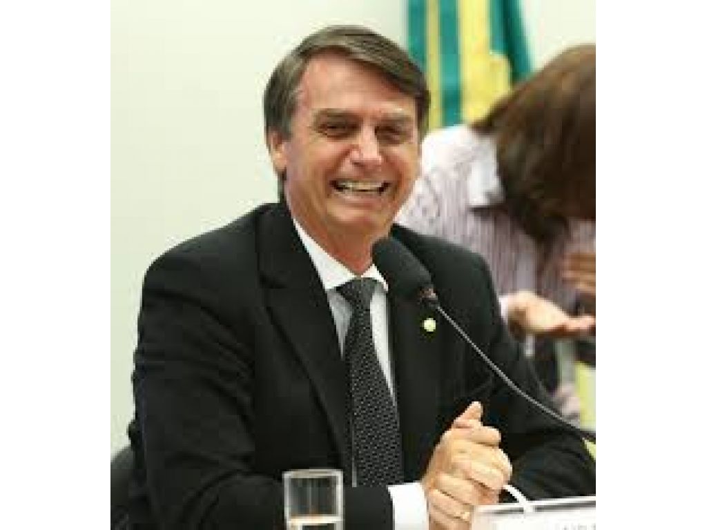 O DÓLAR DESPENCA APÓS RESULTADO DO IBOPE INDICAR QUE BOLSONARO SUBIU 4 PONTOS PERCENTUAL