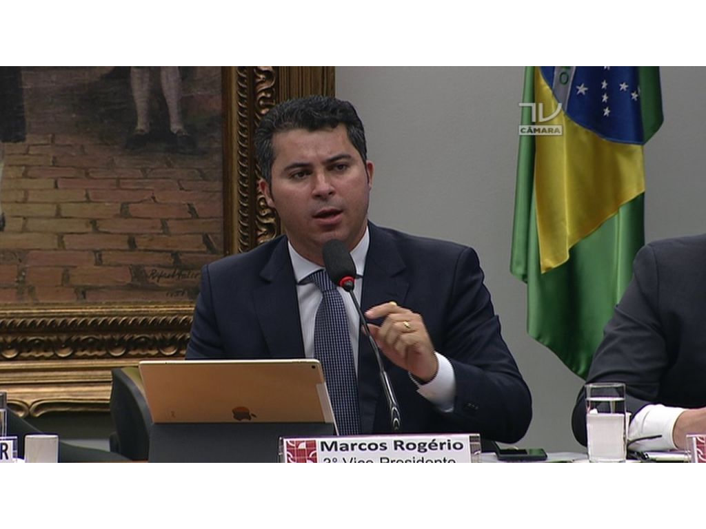 MARCOS ROGÉRIO VAI TRABALHAR POR REGULARIZAÇÃO FUNDIÁRIA 