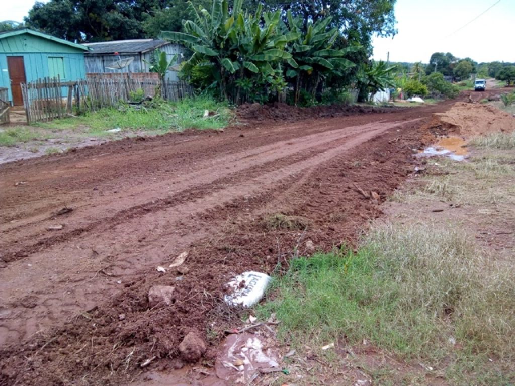 Rolim de Moura- Prefeitura atende pedido do vereador Delegado Morari e população para melhoria do problema do local citado