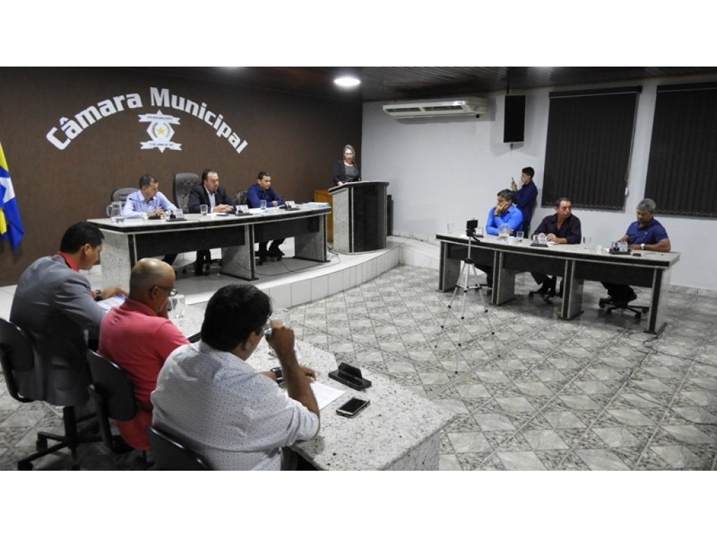 HOSPITAL MUNICIPAL DE NOVA BRASILÂNDIA ESTA NA UTI NO ABANDONO E O PREFEITO E VEREADORES SÓ CRIANDO PORTARIAS