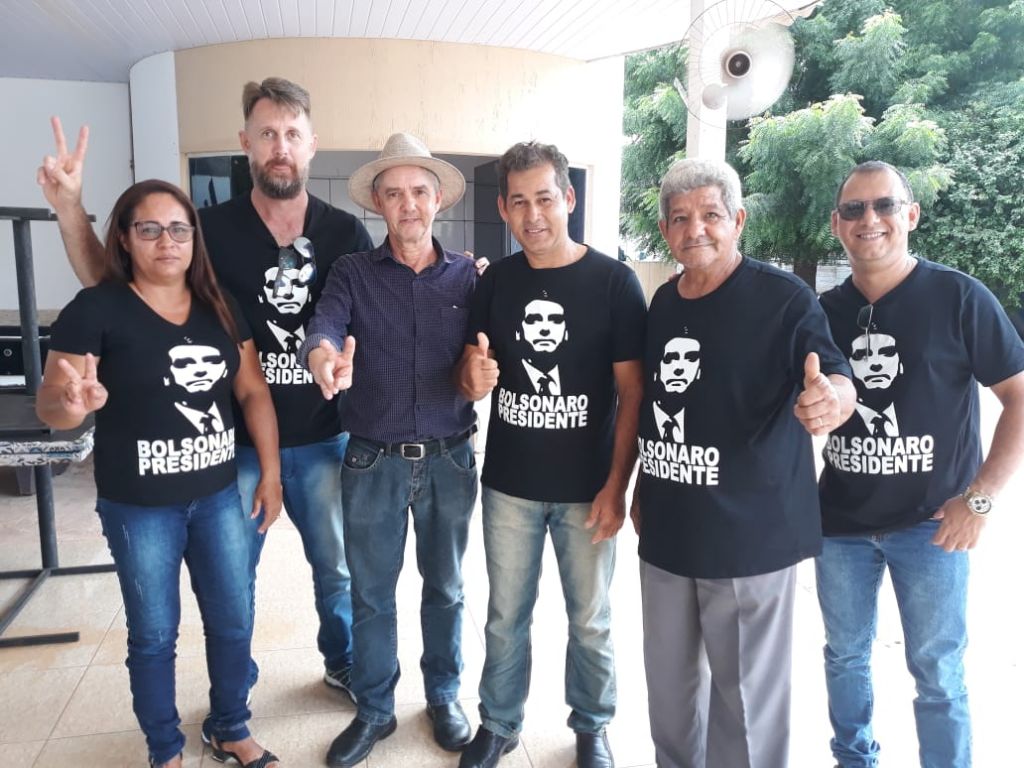 ENCONTRO DO MOVIMENTO PRO BOLSONARO CONTOU COM A PRESENÇA DO EMPRESÁRIO JAIME BAGATOLLI