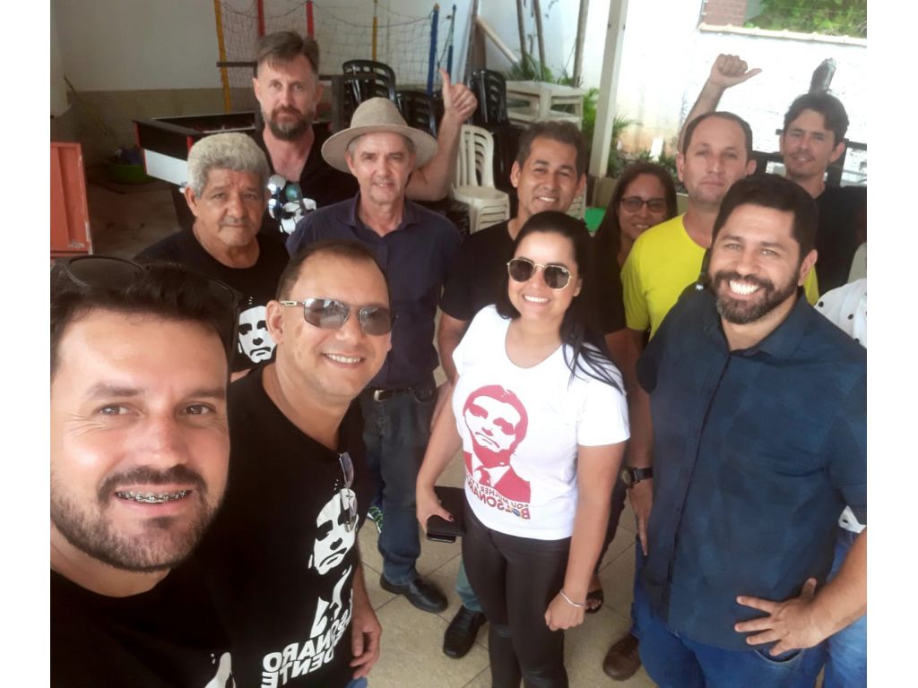 ENCONTRO DO MOVIMENTO PRO BOLSONARO CONTOU COM A PRESENÇA DO EMPRESÁRIO JAIME BAGATOLLI