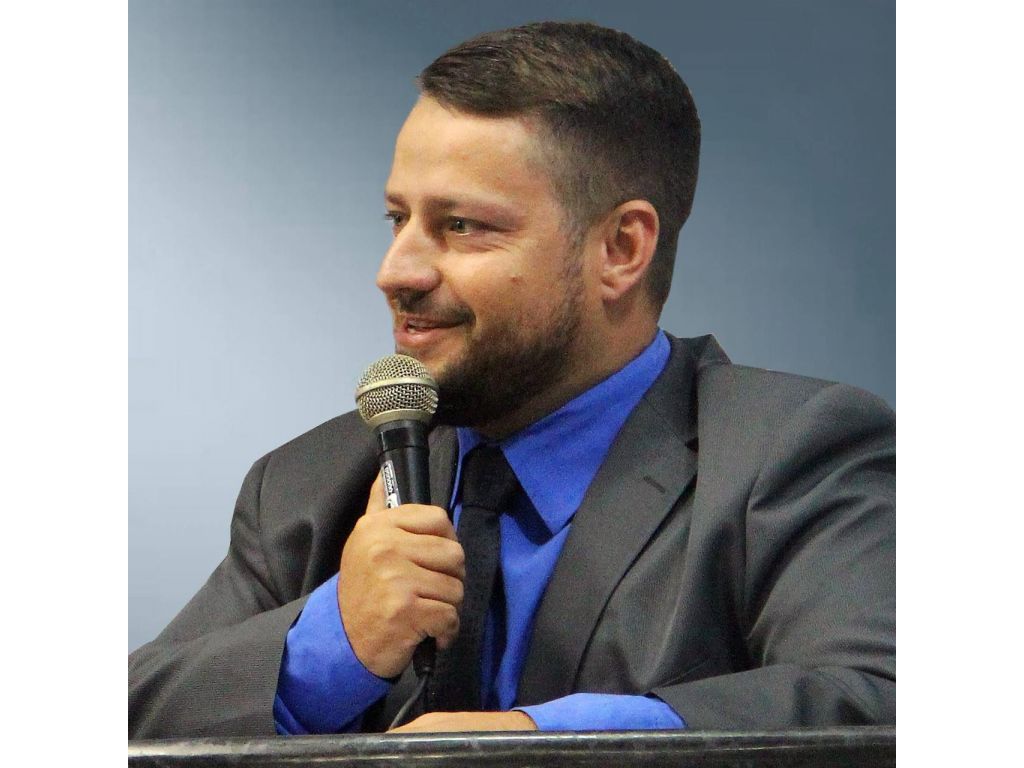  O vereador Uender Nogueira de Rolim de Moura recebeu o convite do partido PODEMOS e o PRTB para ser pré candidato a prefeito de Rolim de Moura