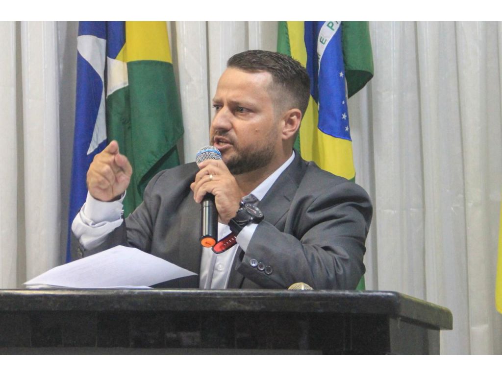  O vereador Uender Nogueira de Rolim de Moura recebeu o convite do partido PODEMOS e o PRTB para ser pré candidato a prefeito de Rolim de Moura