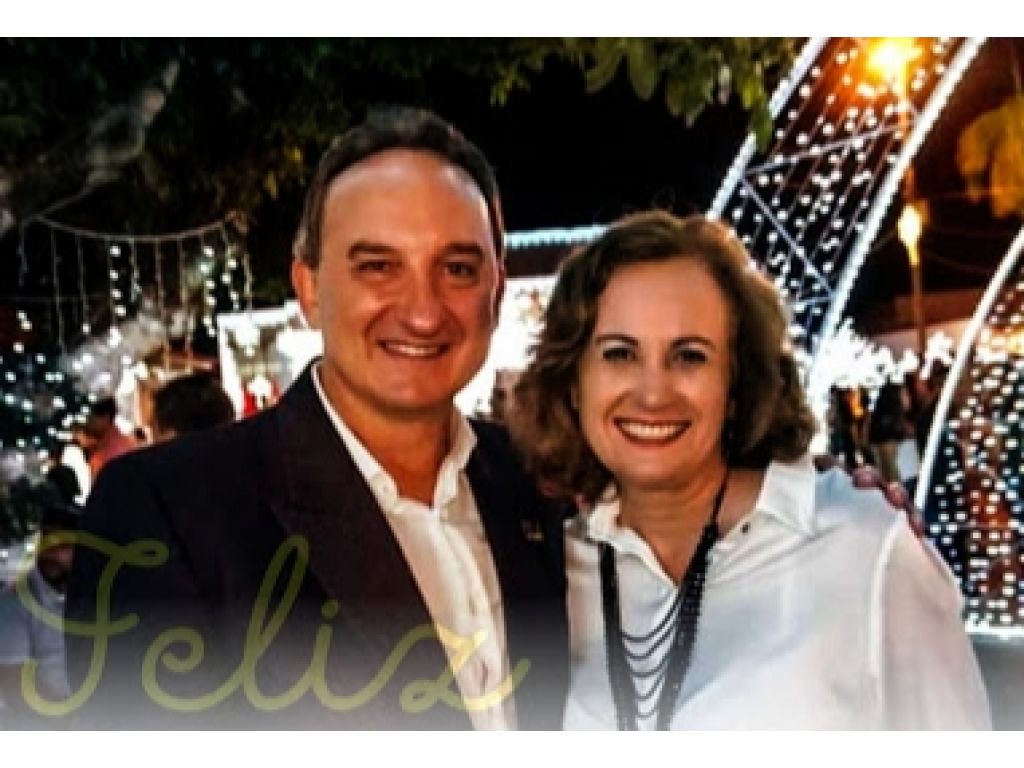 BOMBA!!!!   A população de rolim de moura foi receber a cesta básica prometida pela Carla Schok e receberam foi frutas, legumes e verduras e PEPINO