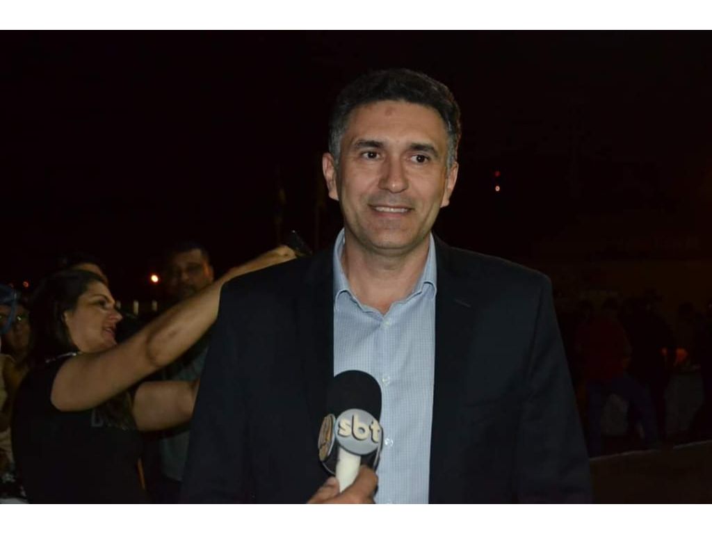 Pimenta Bueno: Prefeito Del. Araújo coordenou a instalações de tendas em frente a caixa econômica Federal  