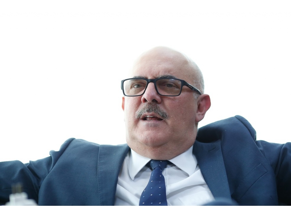 POLÊMICA: Ministro da Educação diz que gays vêm de 'famílias desajustadas' e que acesso à internet não é responsabilidade do MEC