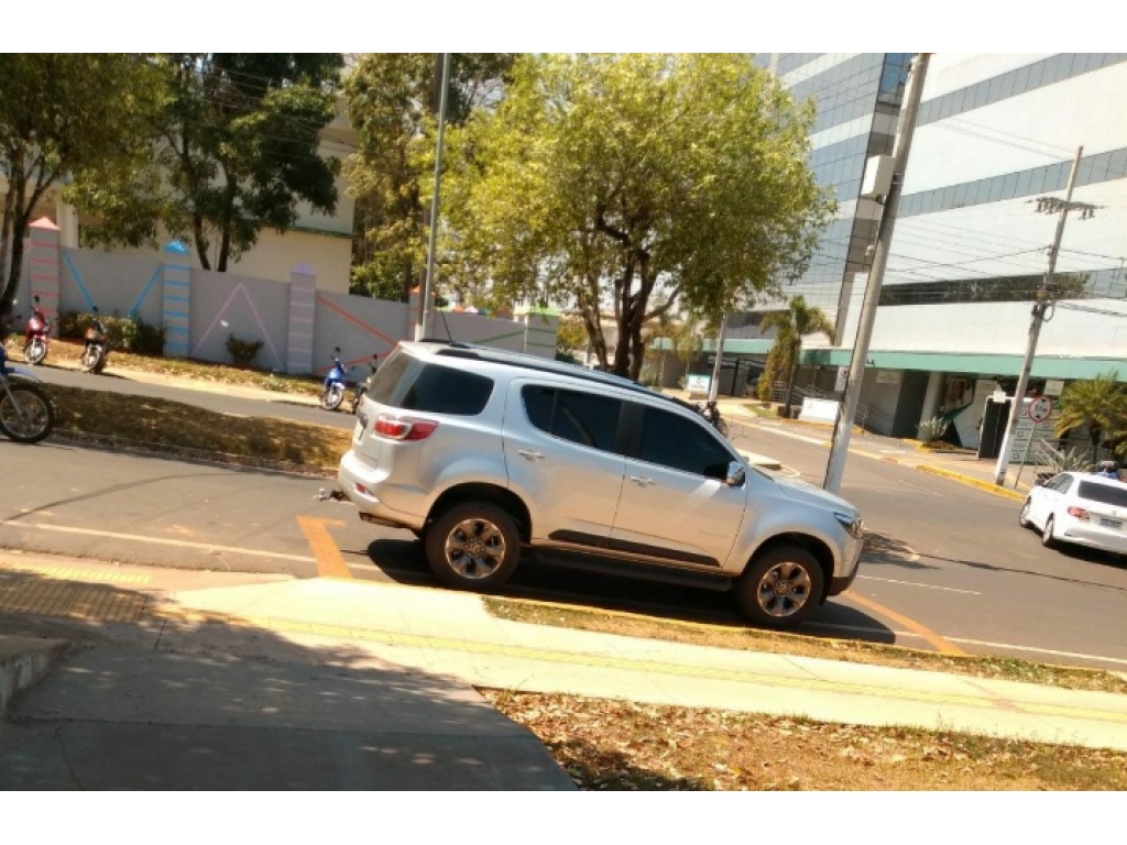 VERGONHA: Prefeito Play Boy Adailton Fúria